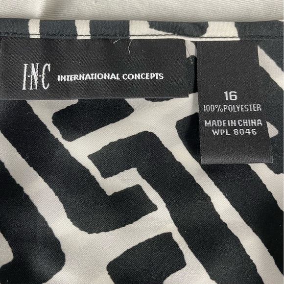 INC International Concepts Black and Cream patterned blouse. Roll tab sleeves. - Picture 7 of 9